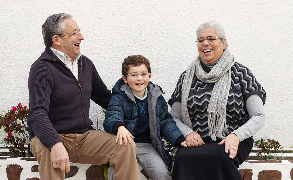 Lors de son traitement de dialyse, Liberta Brandão est entourée de sa famille.