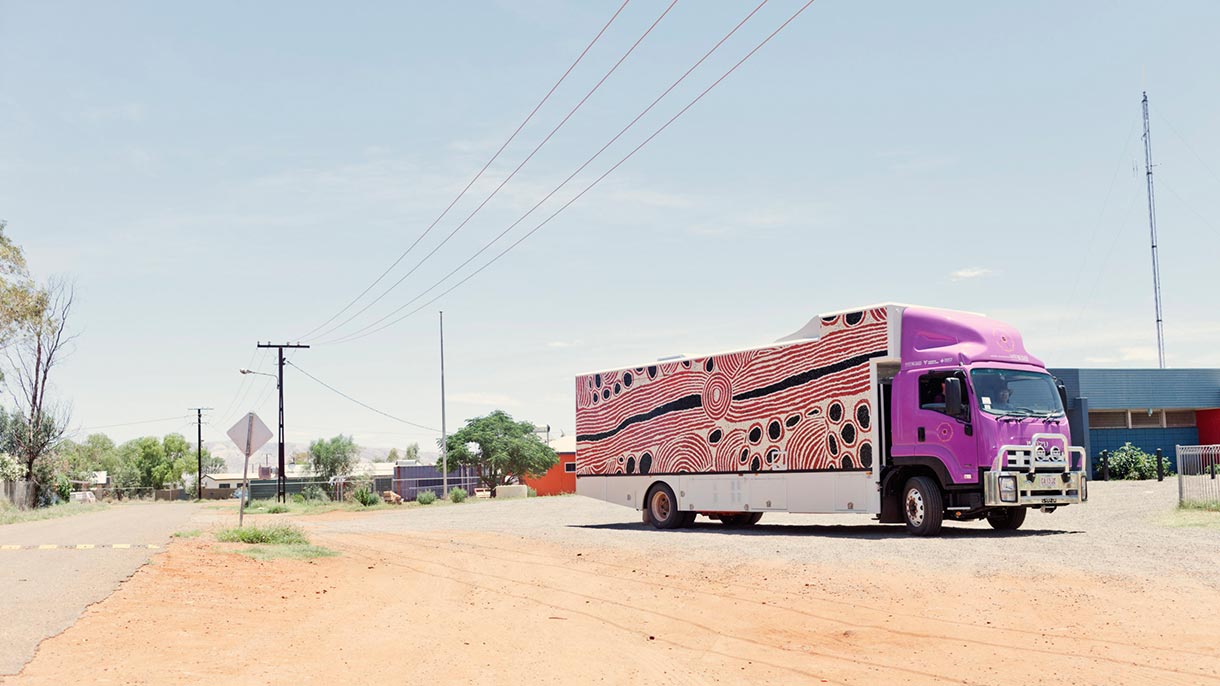 Camion pourpre de dialyse